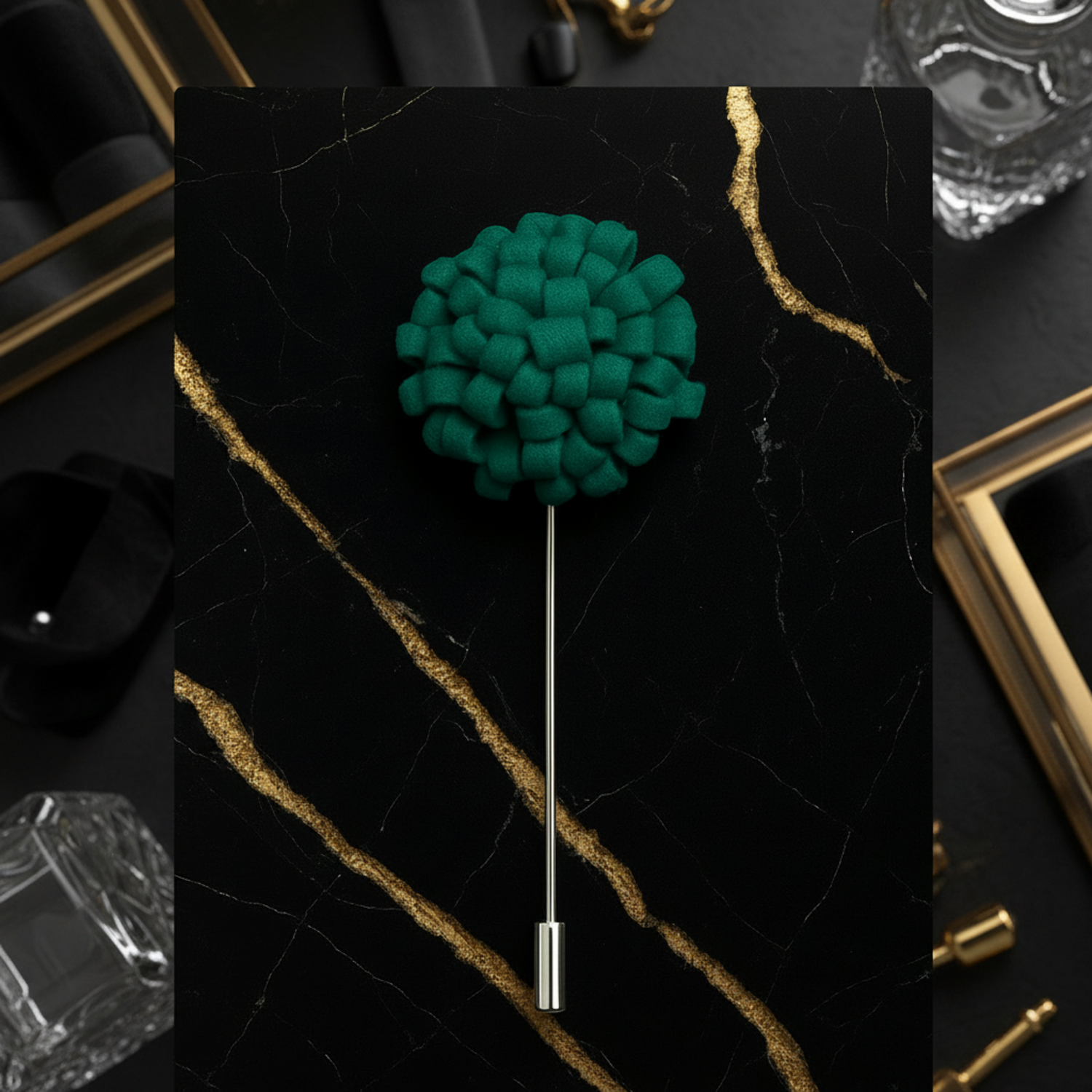 A Green Knit Burst Lapel Pin||Green