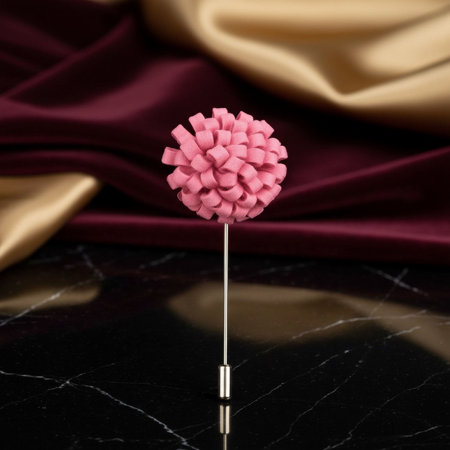 A Pink Knit Burst Lapel Pin||Light Pink