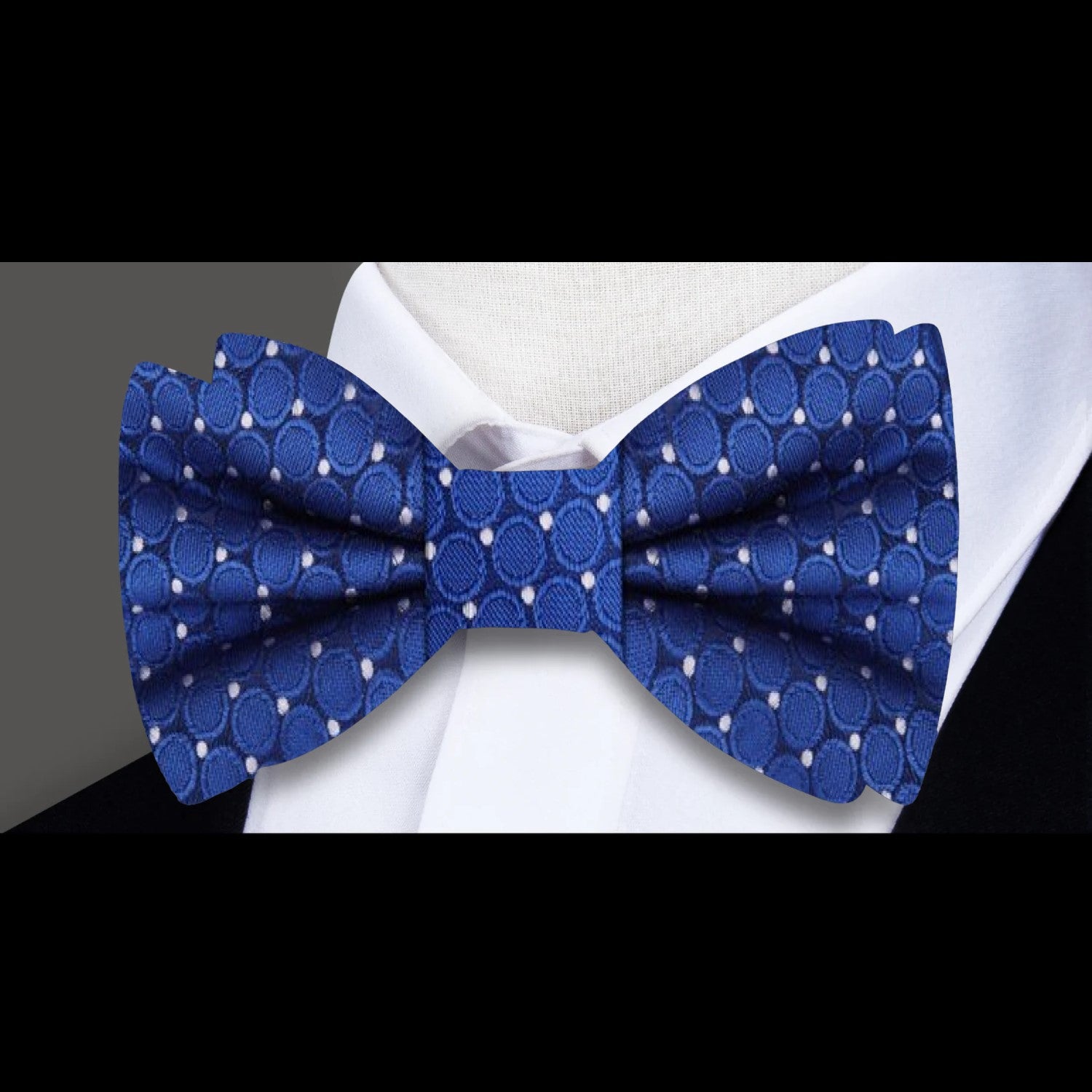 Blue, White Circles Bow Tie||Blue