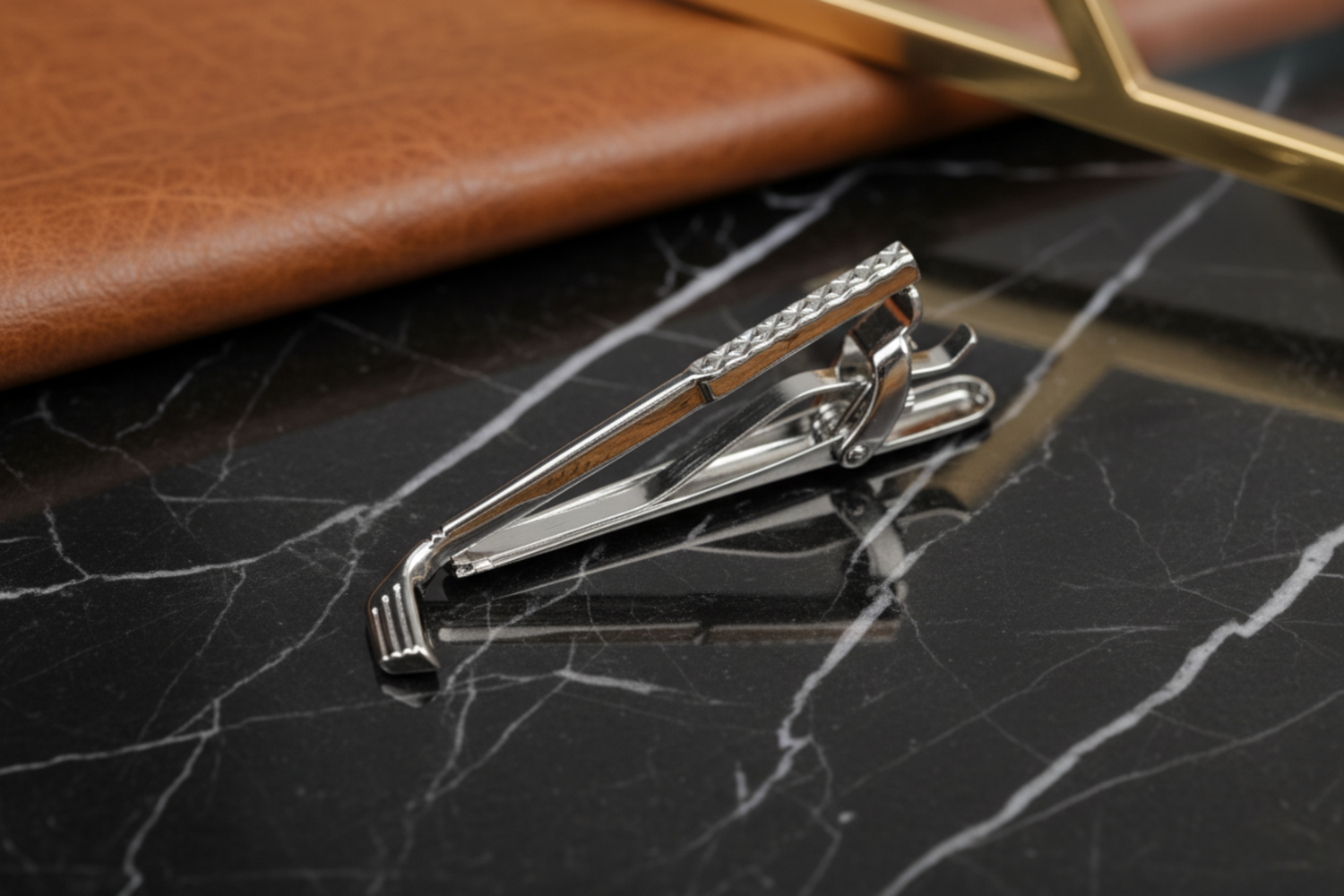 a tie bar golf club