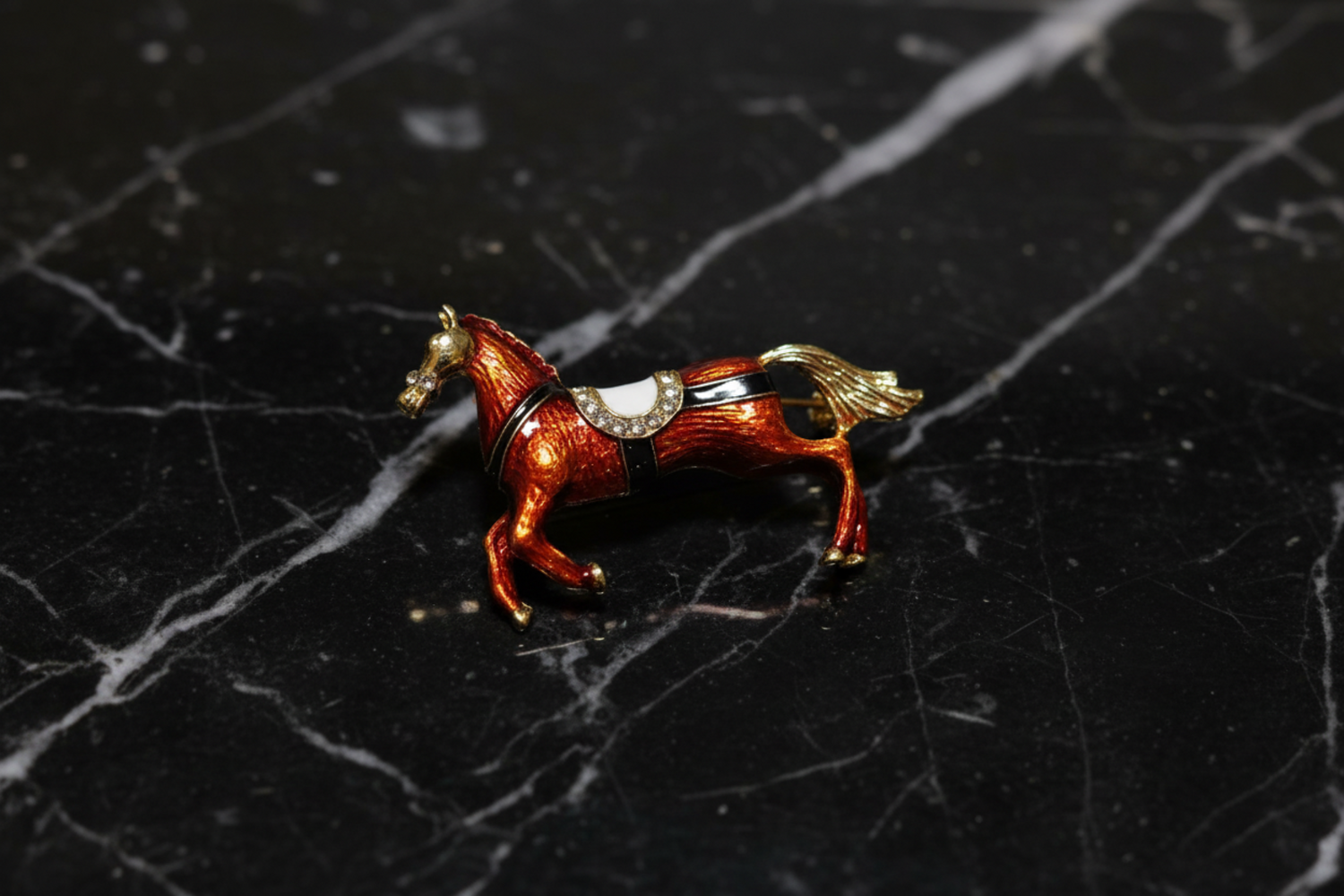 Brown Horse Lapel pin