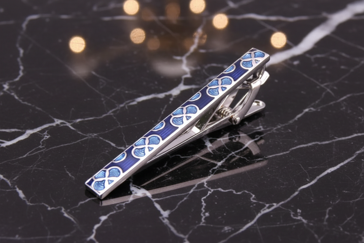 A Blue, Teal Lily Pad Shaped Tie Bar