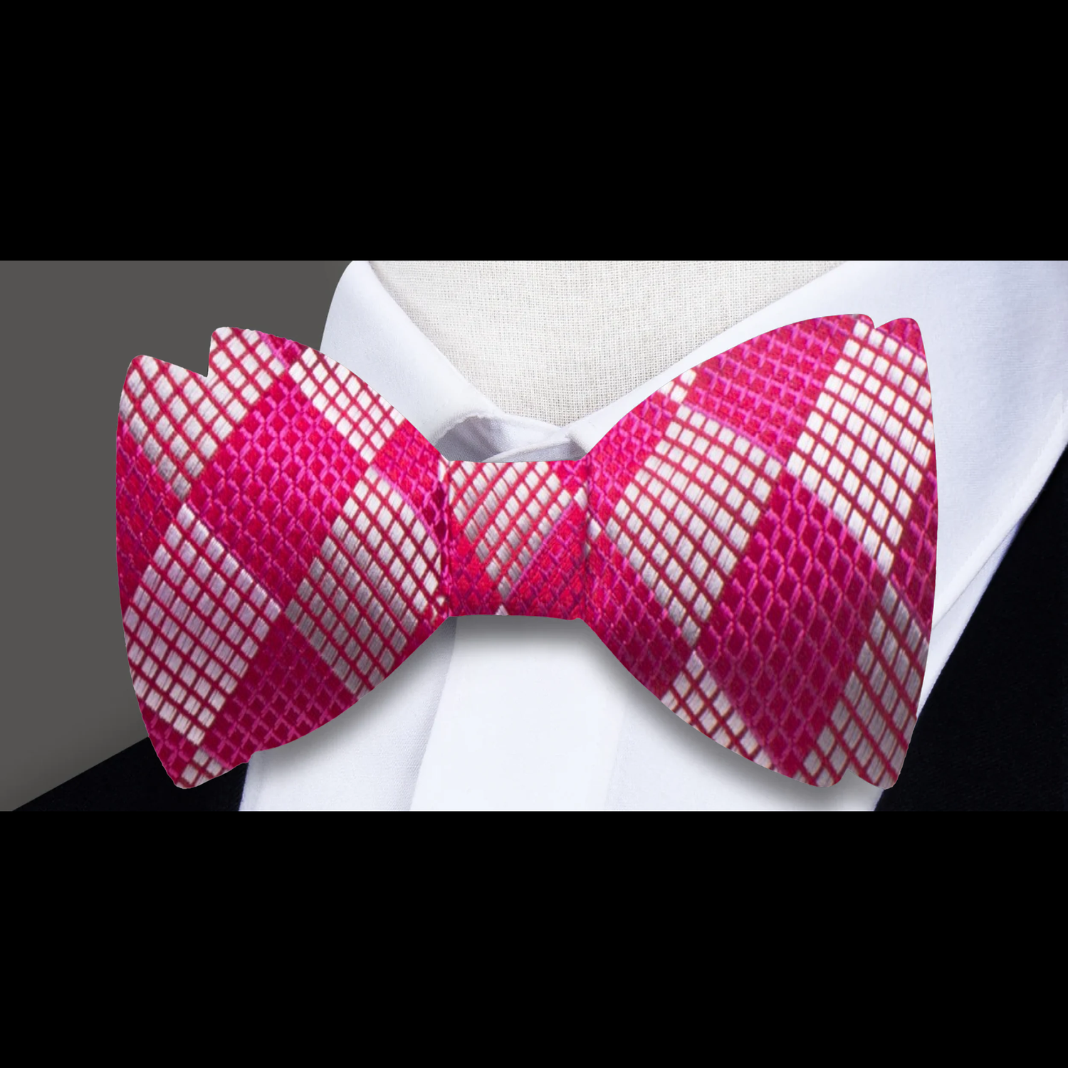 Red, Pink Diamonds Bow Tie  