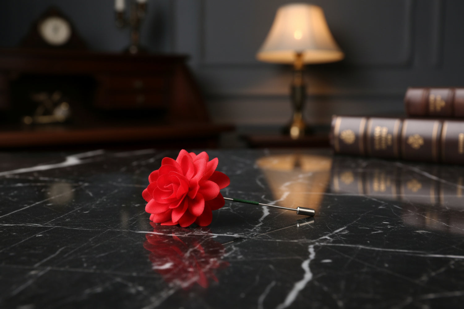 Main View; A Red Color Star Flower Shaped Lapel Pin||Red