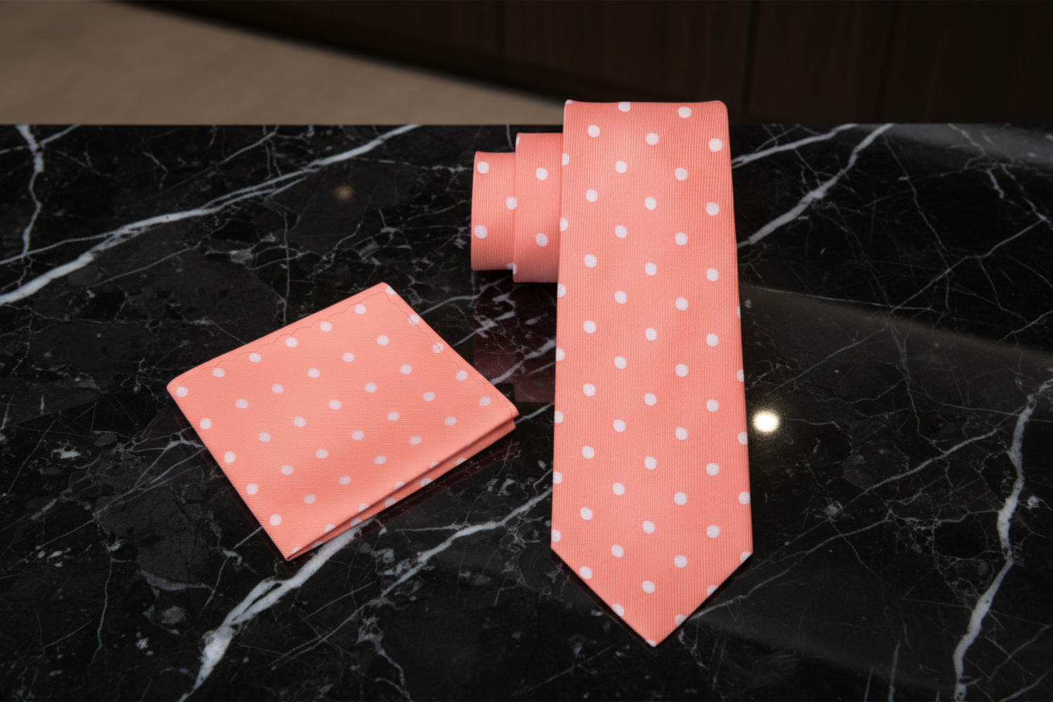 Alt Salmon with White Dots Necktie and Square