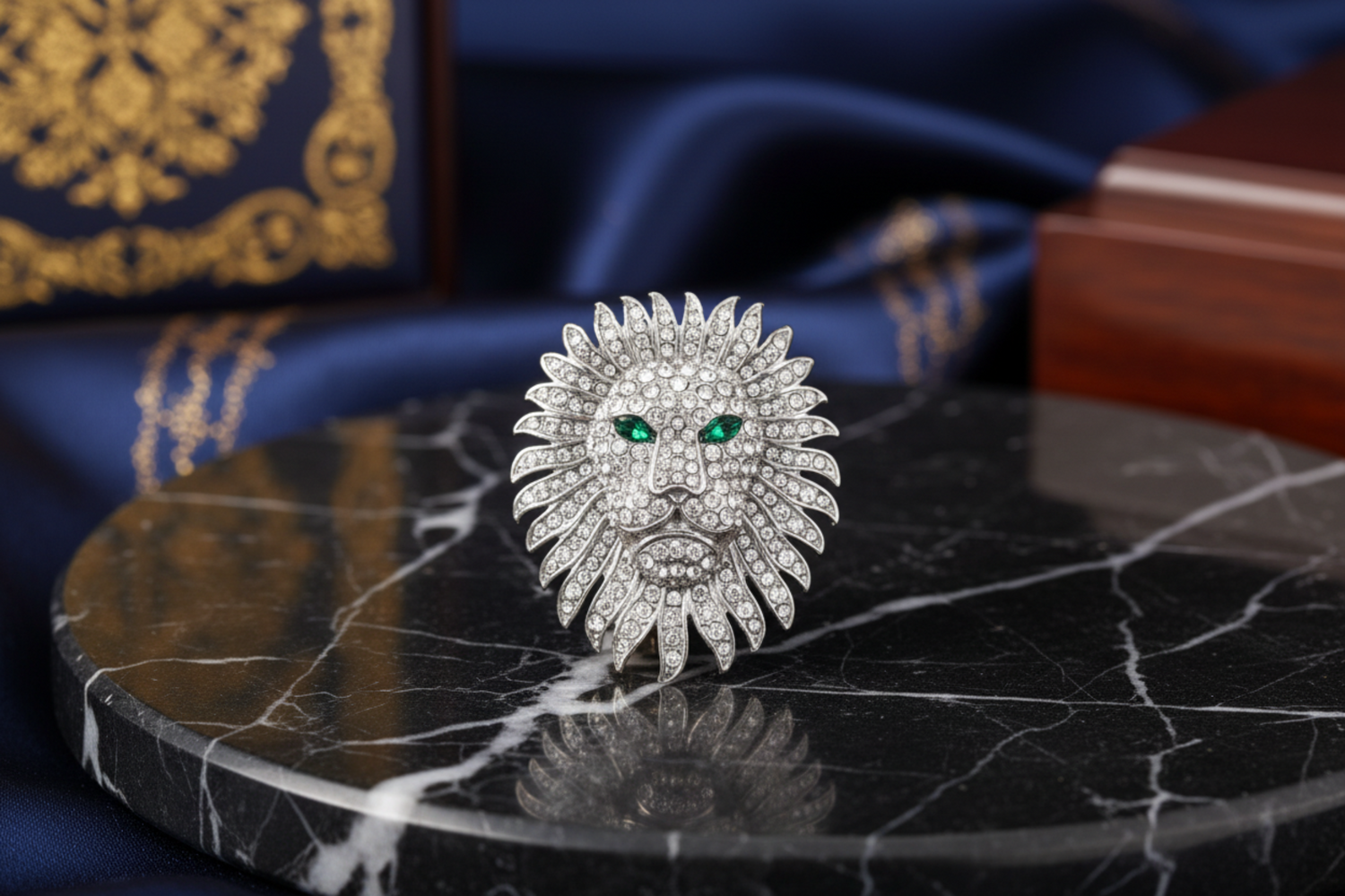 A Silver Lion Head Lapel Pin