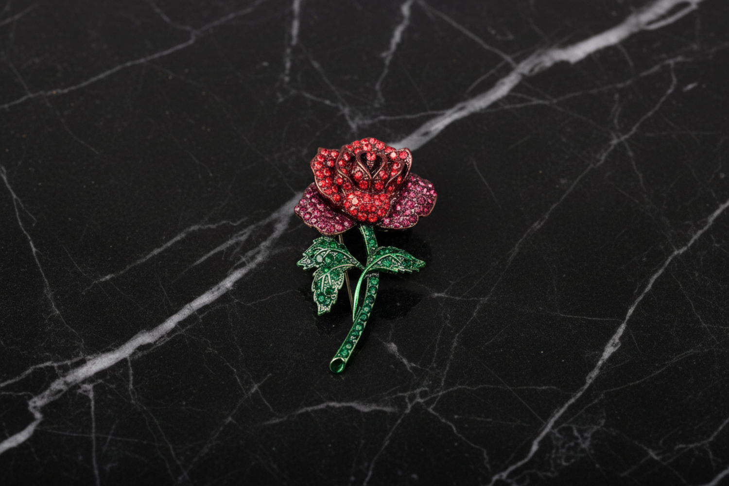 Main Small Green and Red Flower Lapel