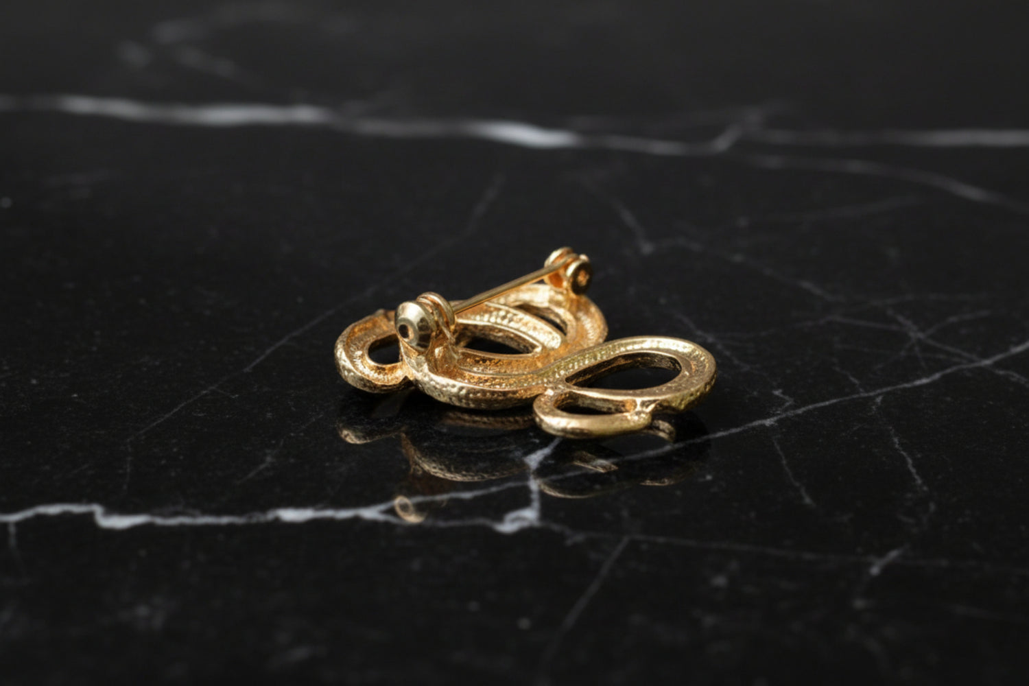 Back Of Lapel Pin: Gold Snake Lapel Pin