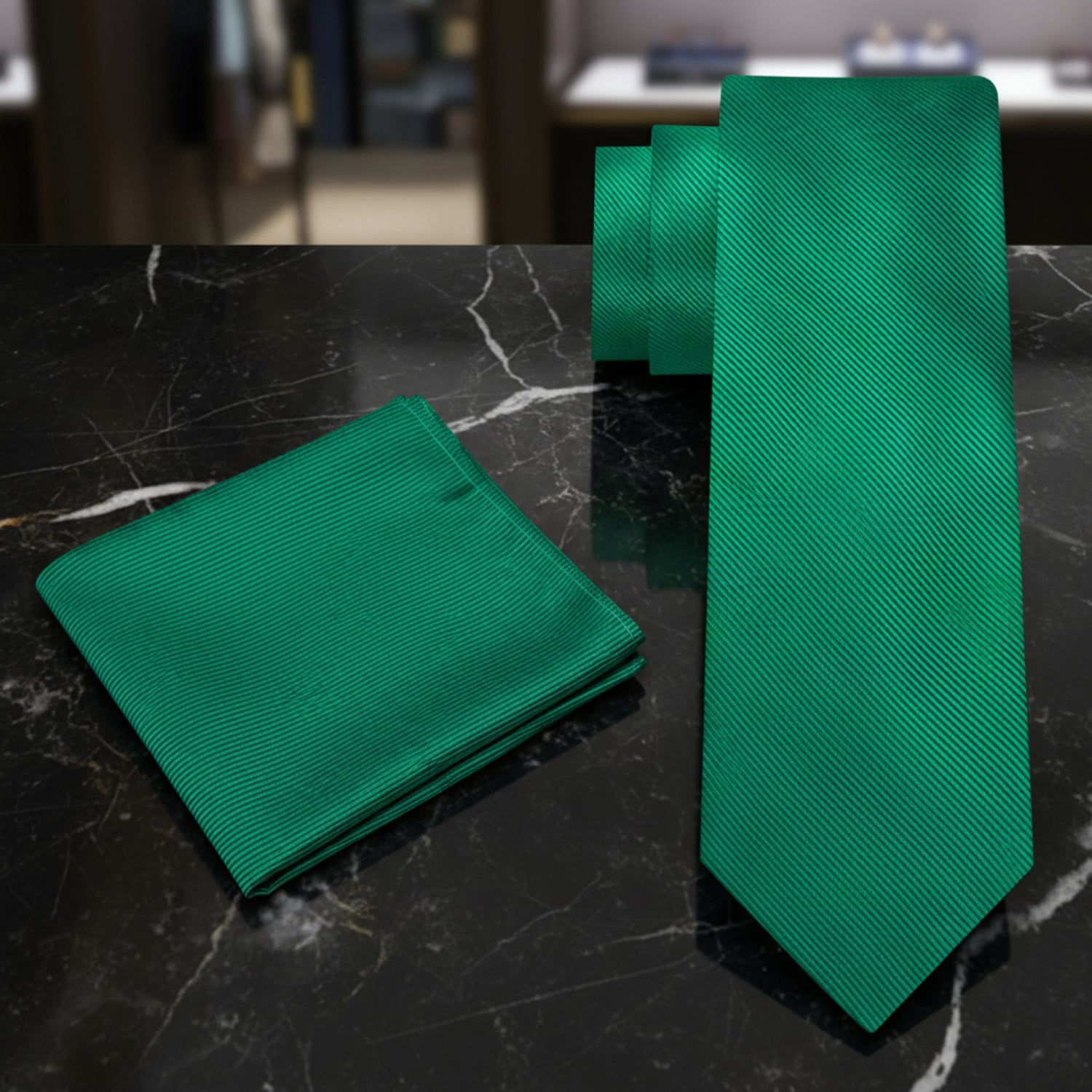 Alt View: Solid Green Necktie Square