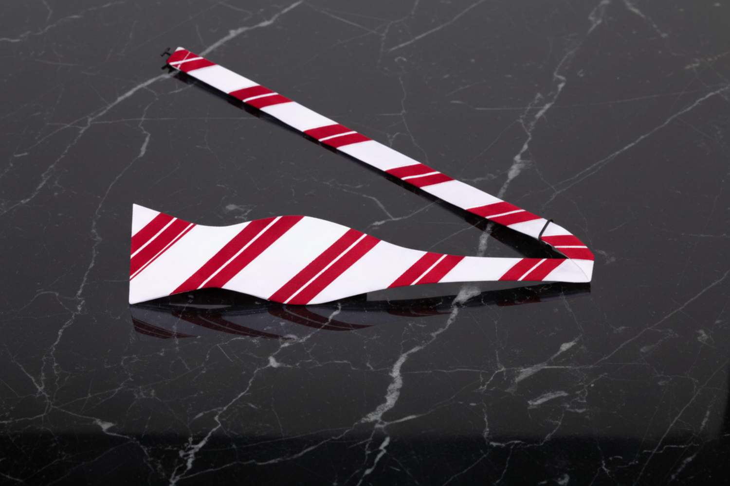 White Red Dapper Stripe Self Tie Bow Tie