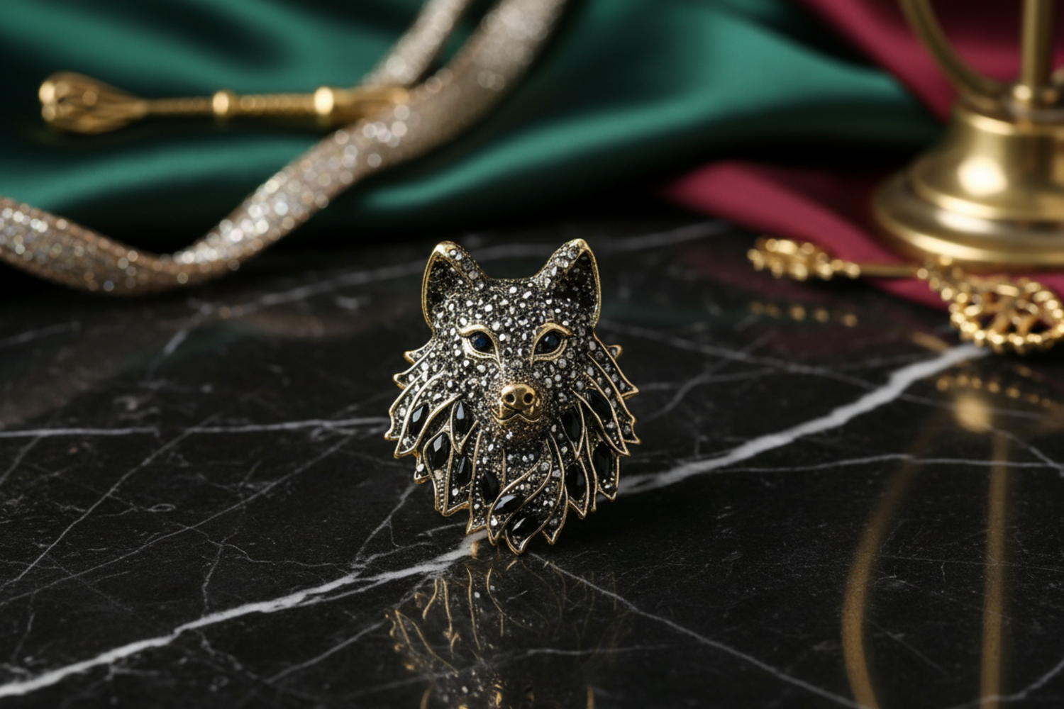 Grey, Black Wolf Lapel Pin
