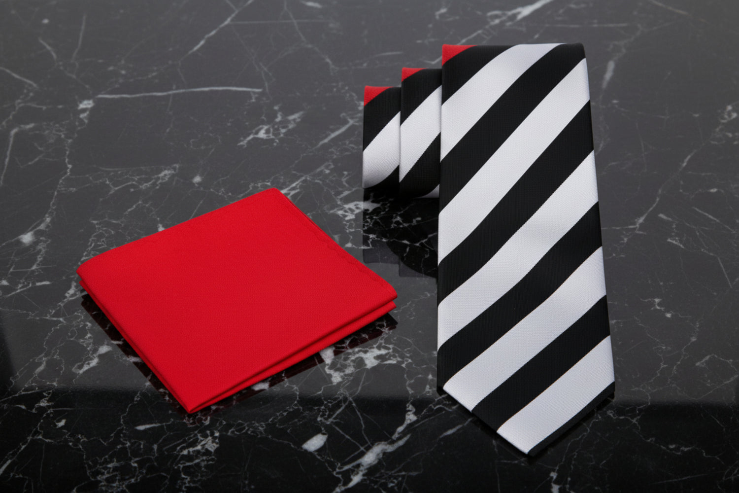Alt View: Red black stars and stripes tie and square