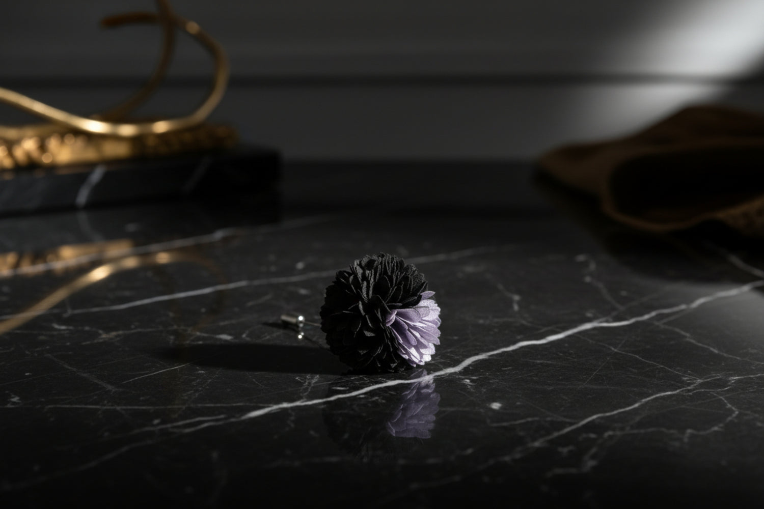 A Black, Light Purple Thin Petal Lapel Flower