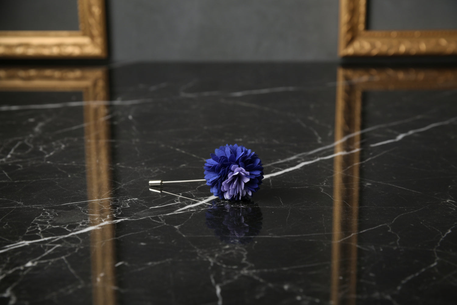 Main View: A Blue, Purple Thin Petal Lapel Flower