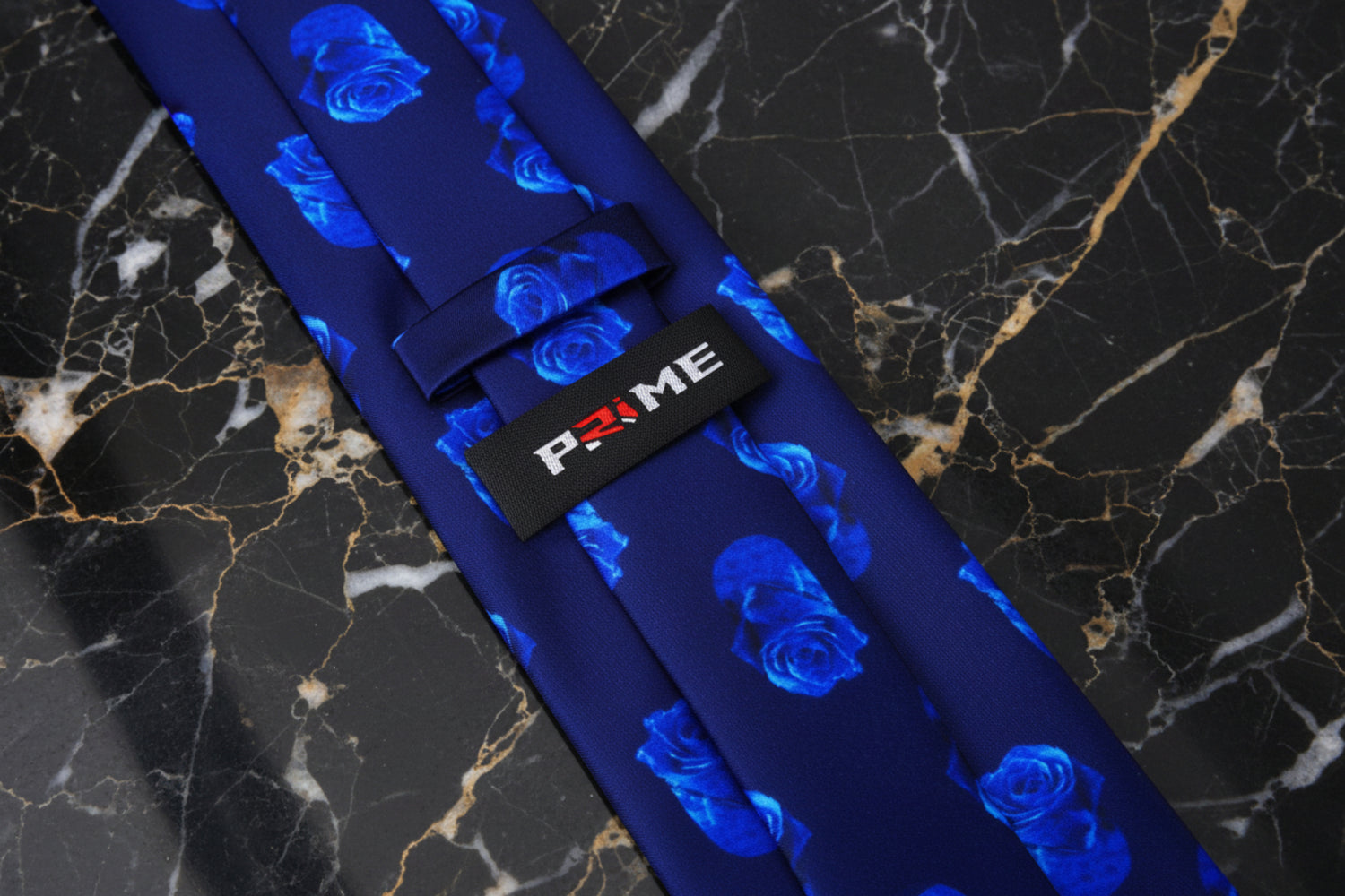 Shades of Blue Roses Tie Keep