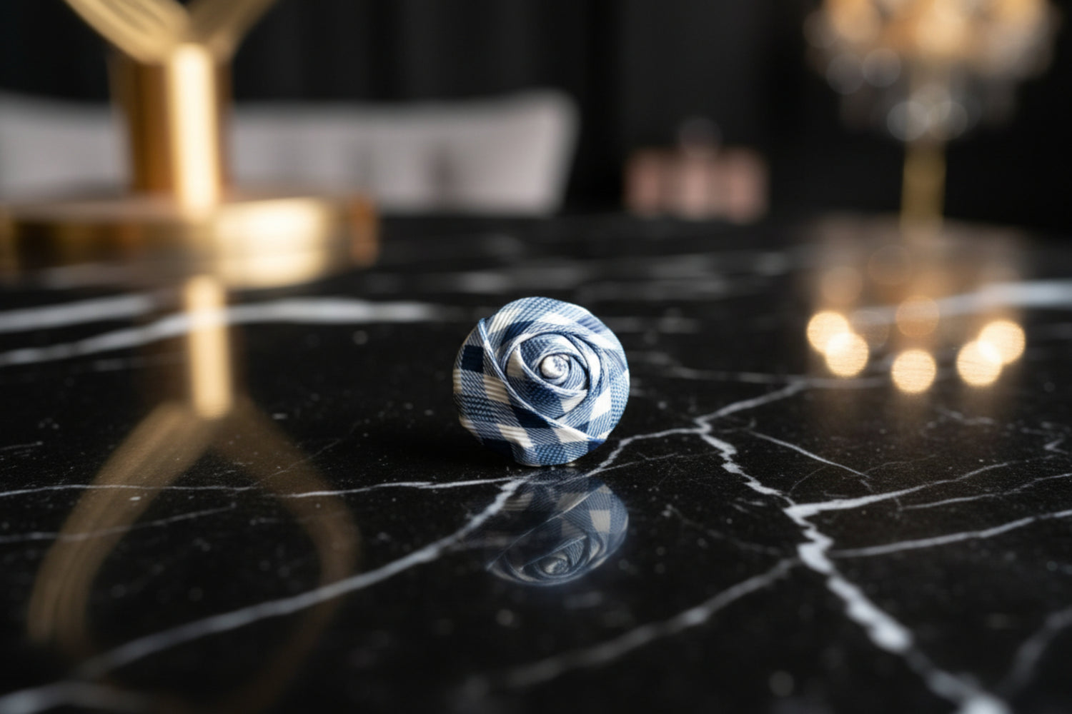 A Blue Plaid Pattern Lapel Bud Flower