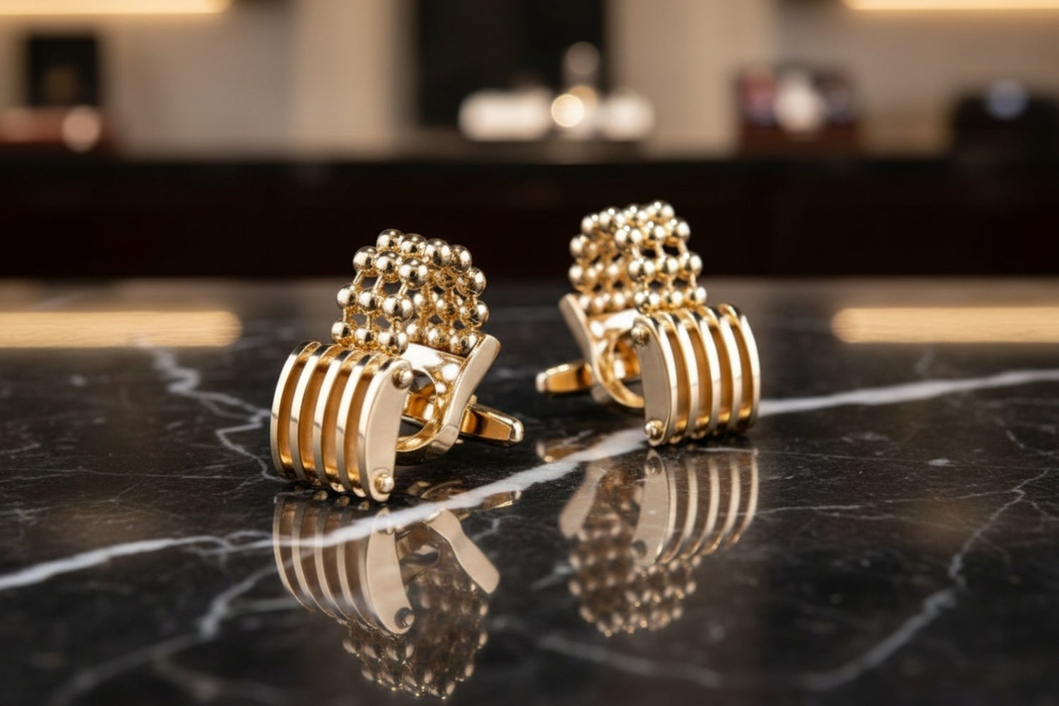 View 2: A Gold Color Circle Chain Shape Cuff-links.