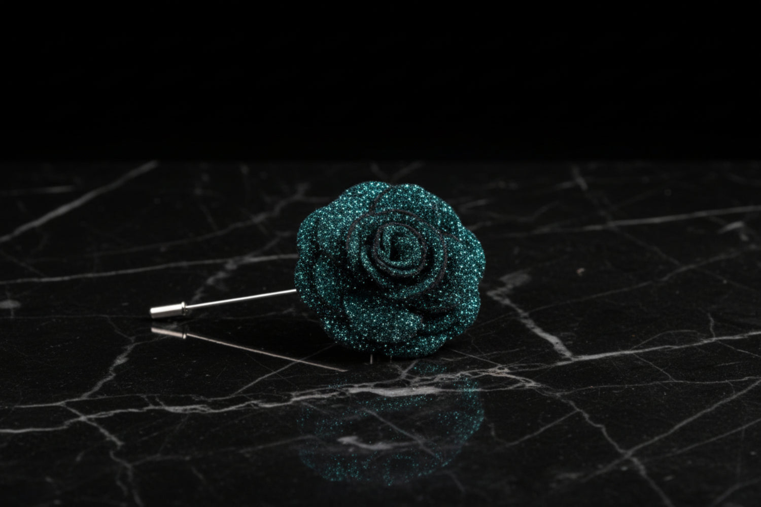 A Solid Shimmer Green Wide Petal Flower Shaped Lapel Pin||Shimmer Green
