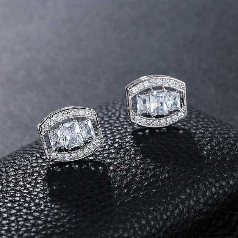||Chrome Oval with Clear Stone