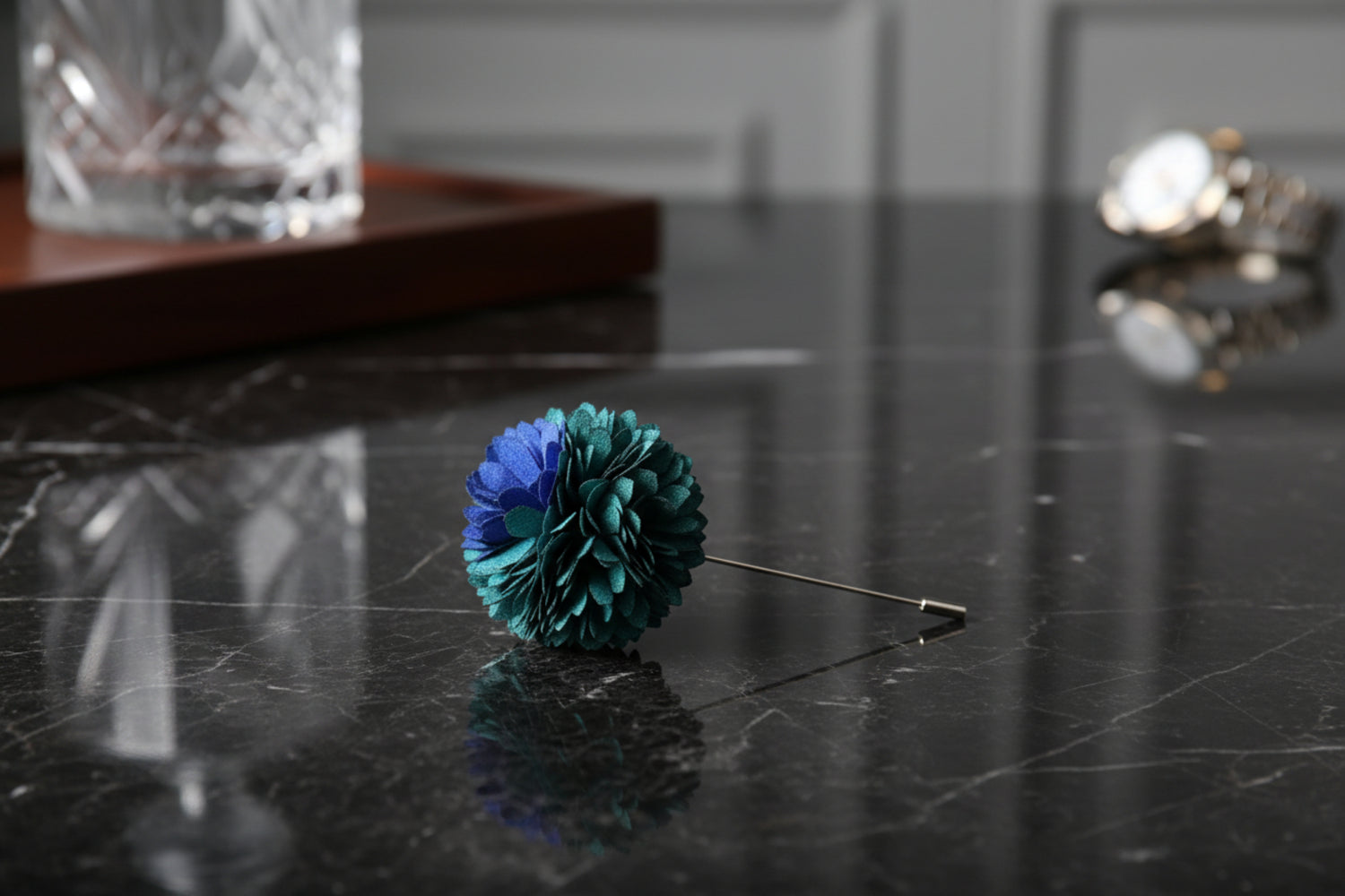 A Green, Blue Thin Petal Lapel Flower