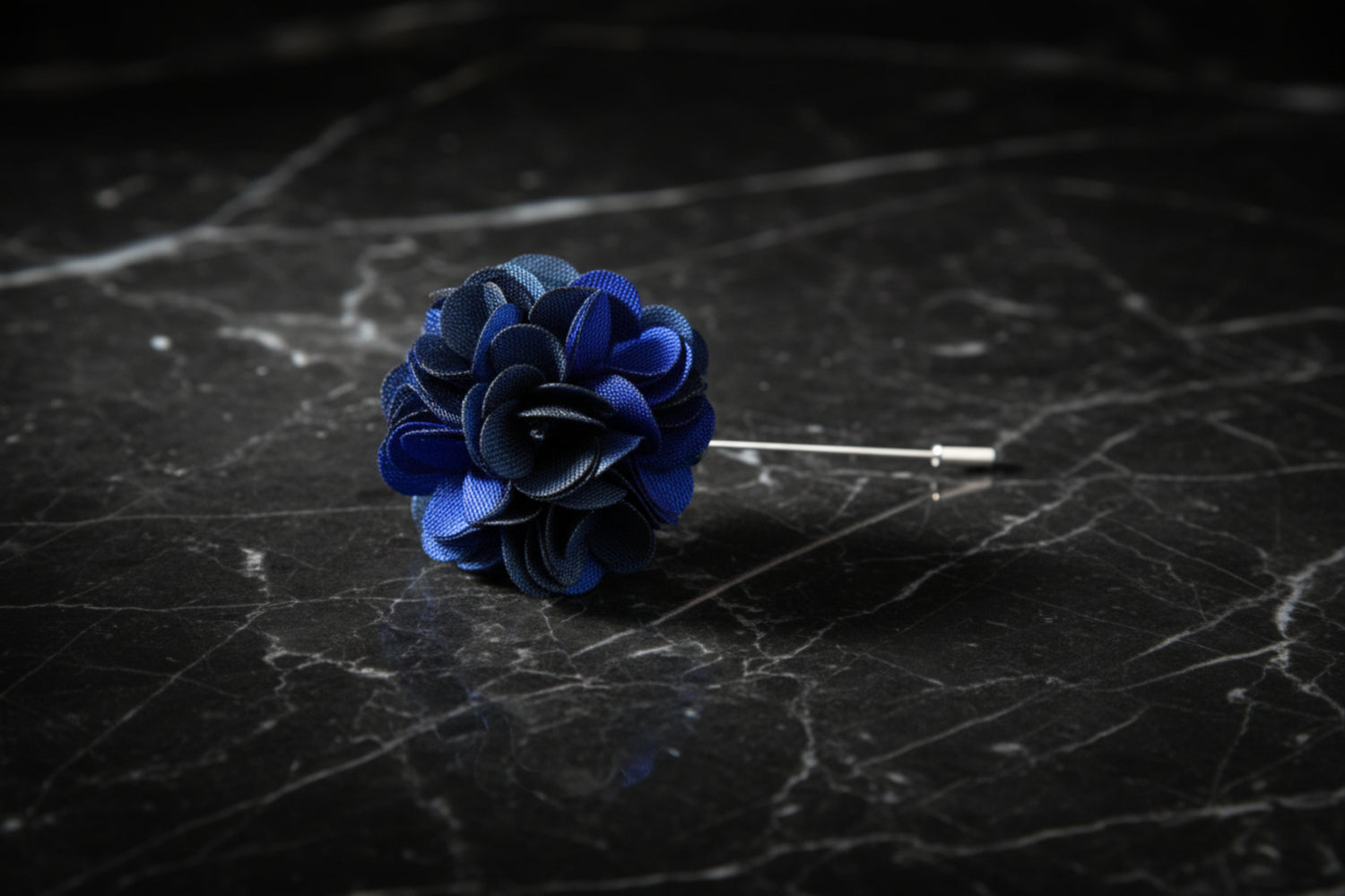 A Blue, Dark Blue Small Leaf Lapel Pin||Blue, Dark Blue