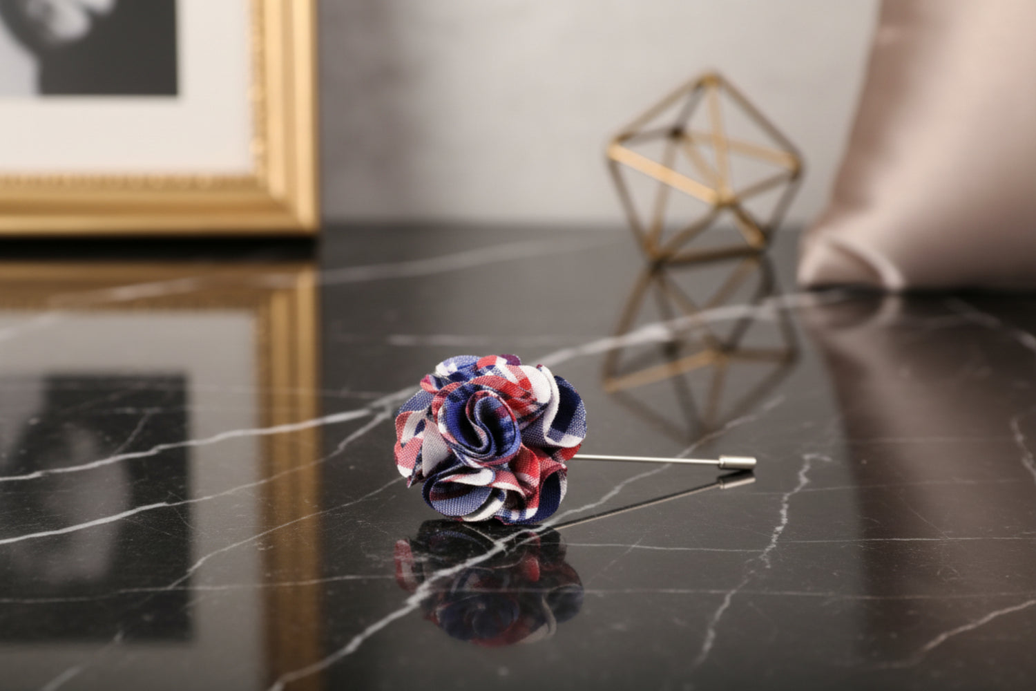 A Red, Blue Plaid Colored Leafy Petal Flower Shaped Lapel Pin||Red, Blue
