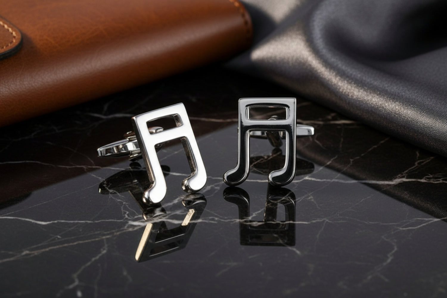 A Silver Color Music Note Shape Cuff-links