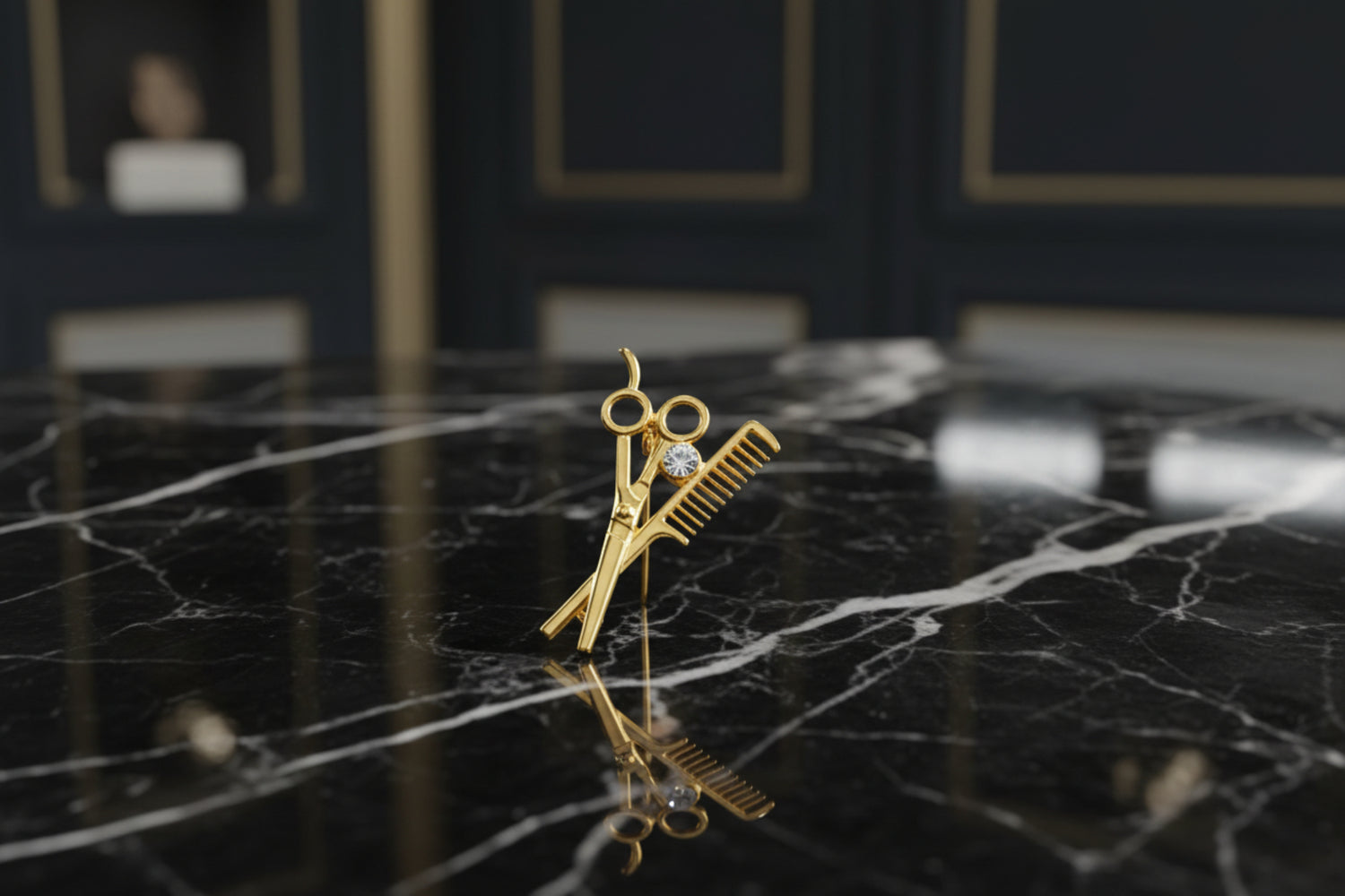 A Gold Color Scissors and Comb with Stone Lapel Pin||Gold