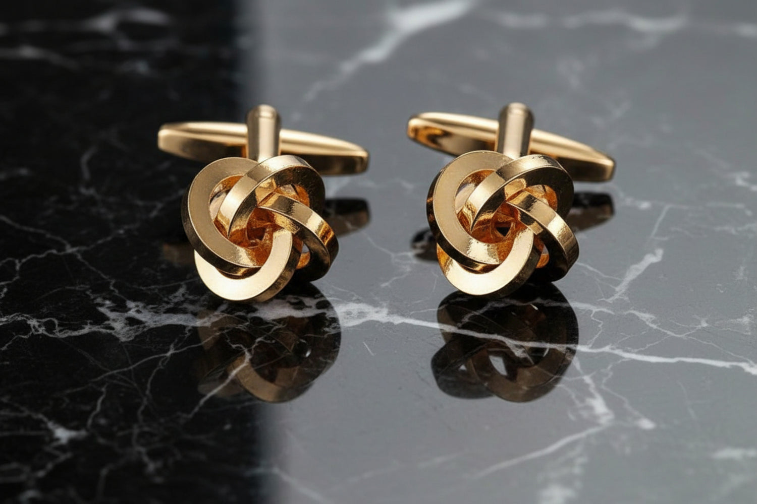 A Simple Golden Knot Cuff-links||Golden Simple Knot