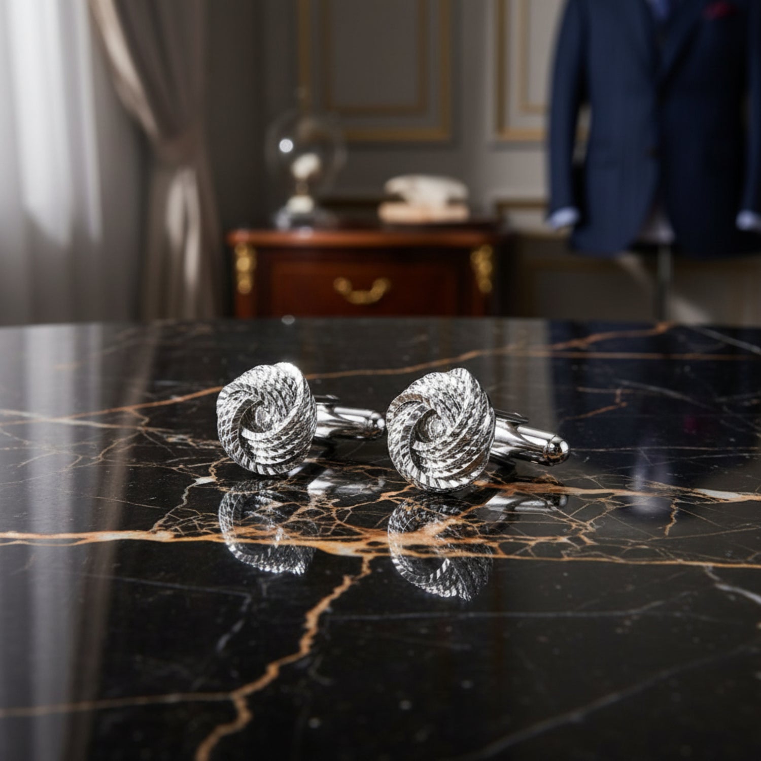 A Textured Silver Knot Cuff-links||Textured Silver