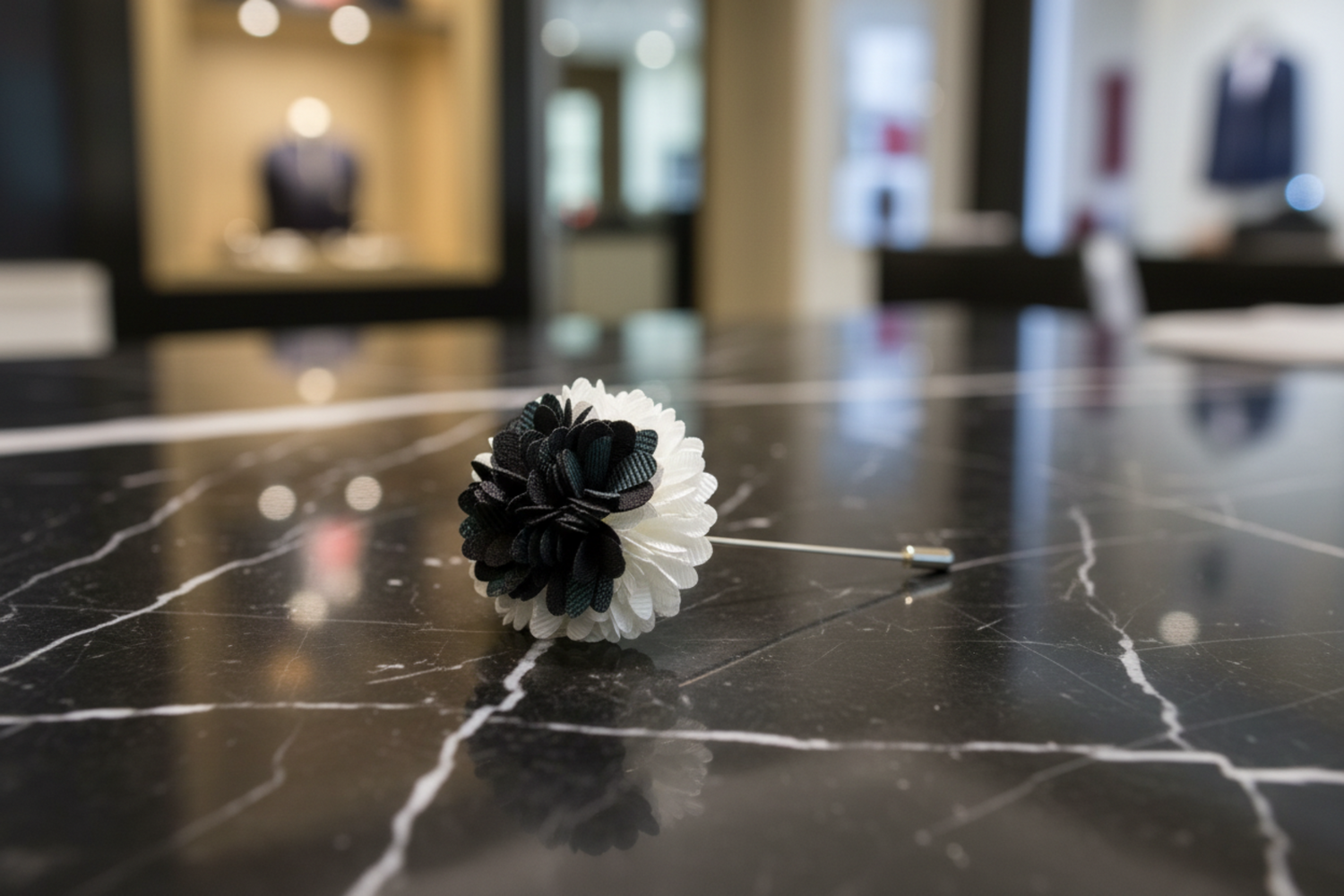 White/Deep Green Floral Lapel Pin