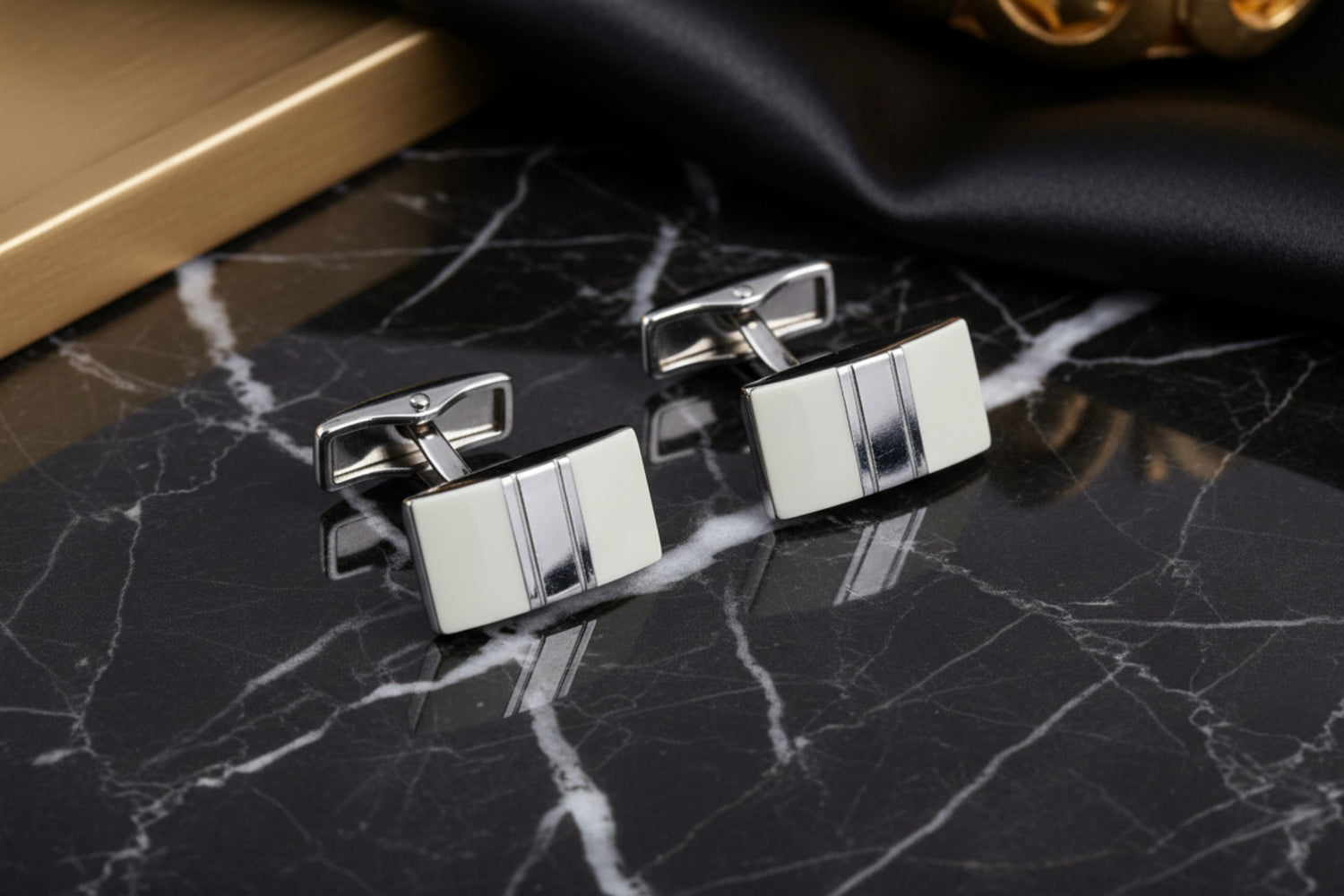 A Chrome and Pearl Colored Solid Bars Shape Design Cuff-links