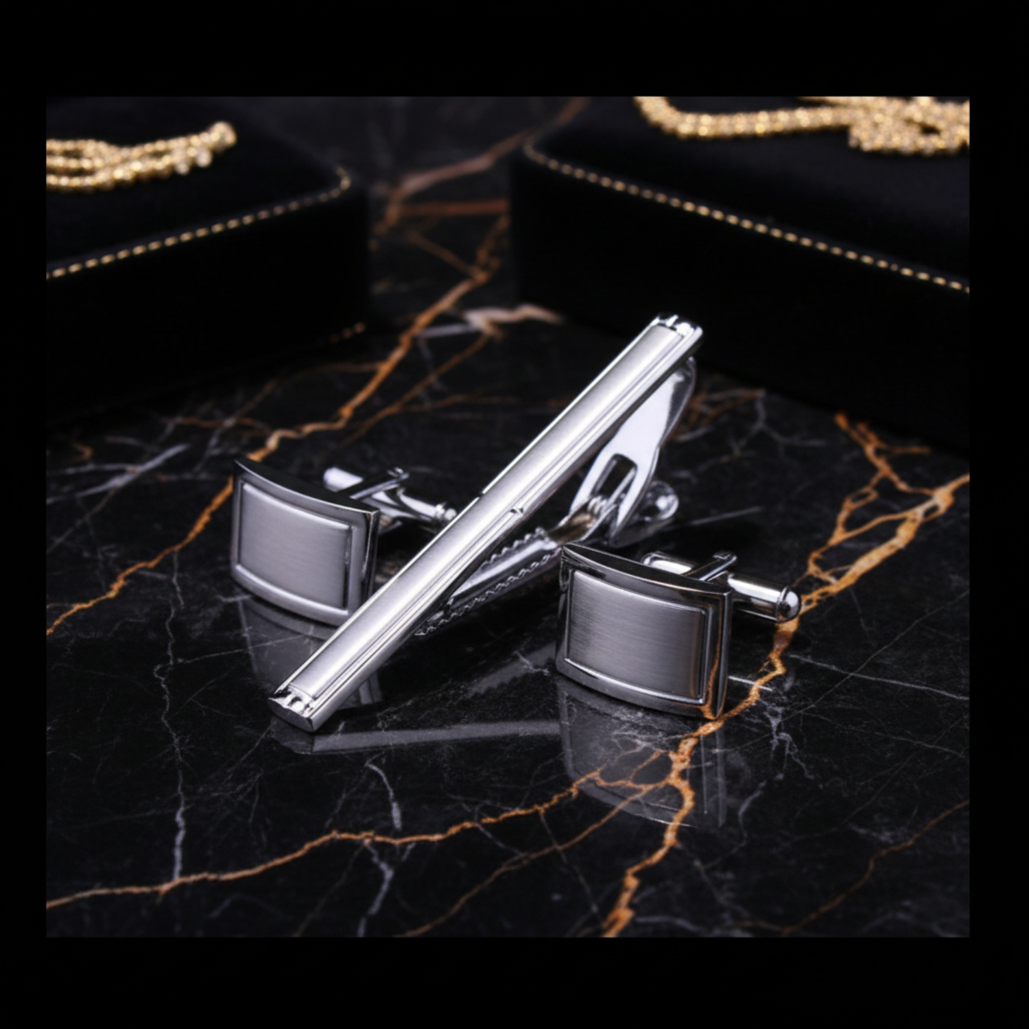 A Matte Silver Rectangle Shape Tie Bar and Cuff-links Set||Silver